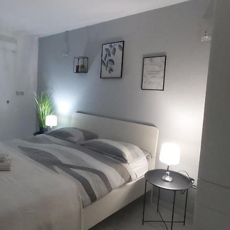 Studio Apartments Igor Vrsar Exteriör bild